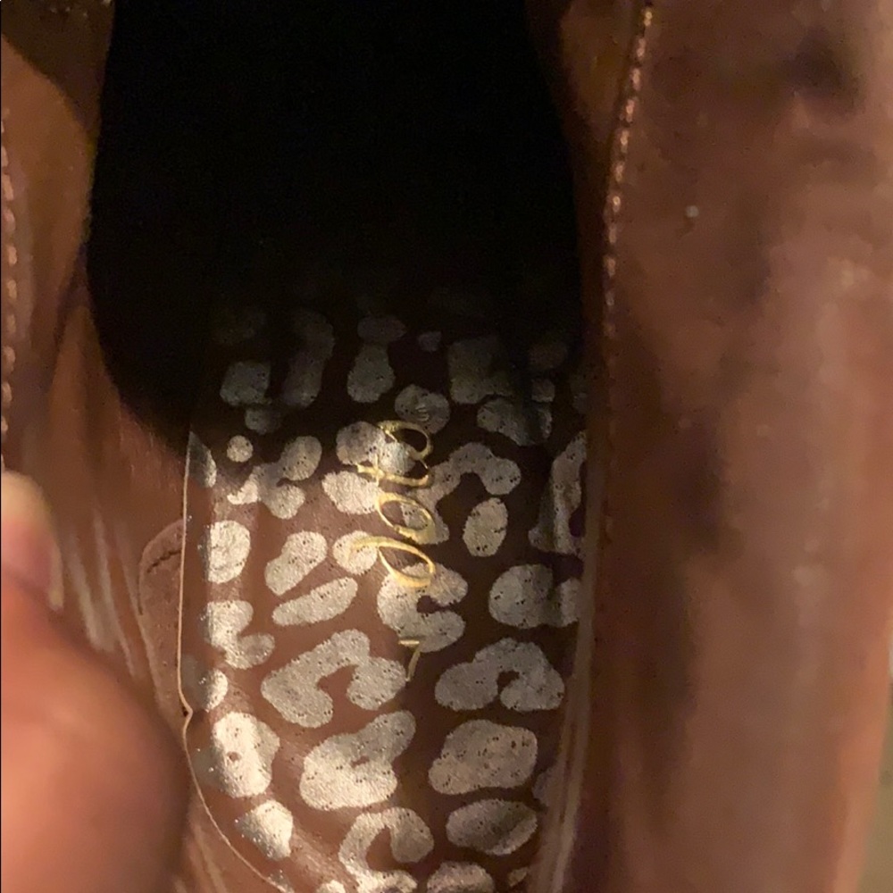 Boots - Picture 4 of 4